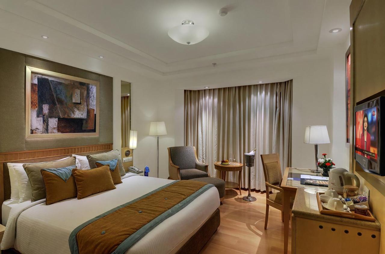 Inde Hotel Vista Woods Huda City Centre, غورغاون المظهر الخارجي الصورة