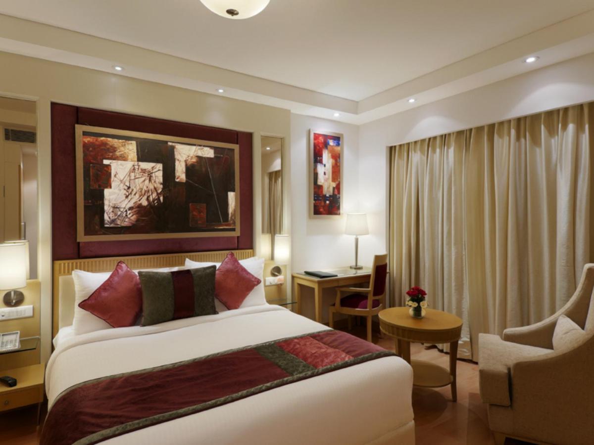 Inde Hotel Vista Woods Huda City Centre, غورغاون المظهر الخارجي الصورة