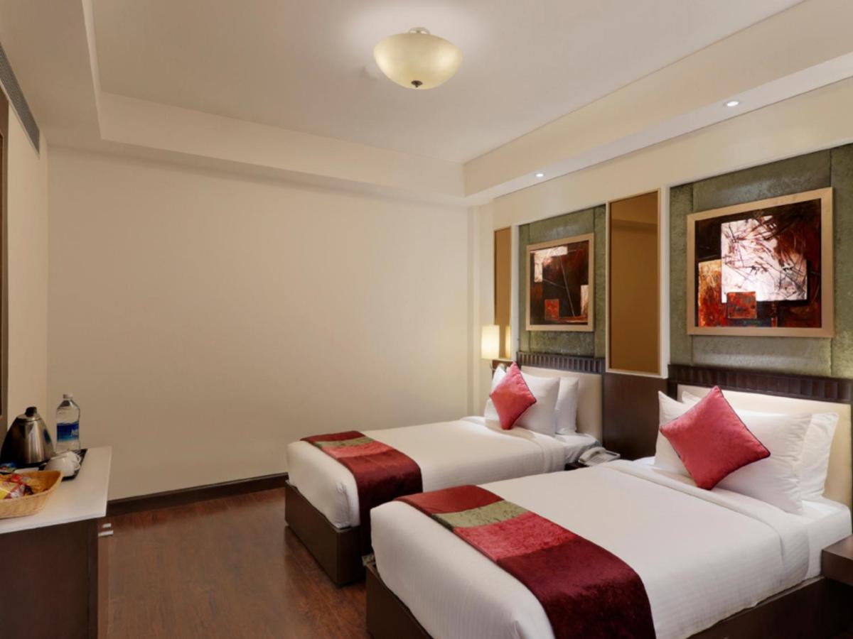 Inde Hotel Vista Woods Huda City Centre, غورغاون المظهر الخارجي الصورة