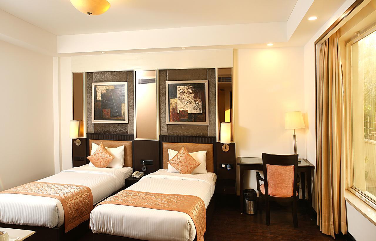 Inde Hotel Vista Woods Huda City Centre, غورغاون المظهر الخارجي الصورة