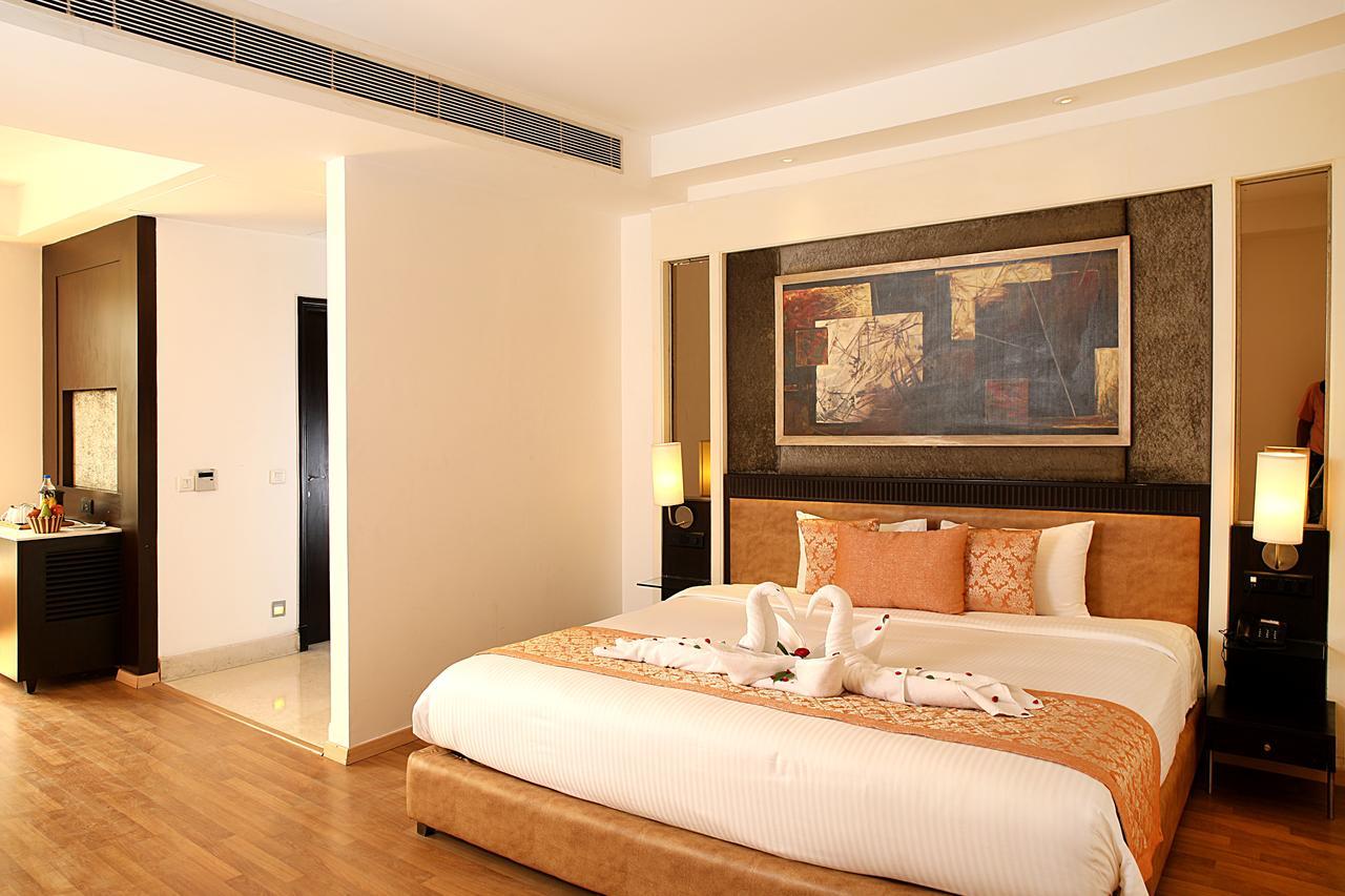 Inde Hotel Vista Woods Huda City Centre, غورغاون المظهر الخارجي الصورة