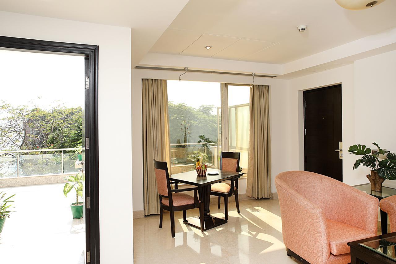 Inde Hotel Vista Woods Huda City Centre, غورغاون المظهر الخارجي الصورة