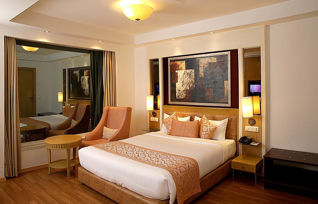 Inde Hotel Vista Woods Huda City Centre, غورغاون المظهر الخارجي الصورة