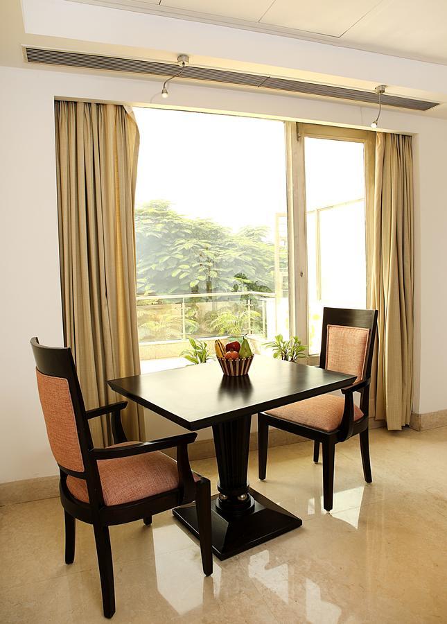 Inde Hotel Vista Woods Huda City Centre, غورغاون المظهر الخارجي الصورة