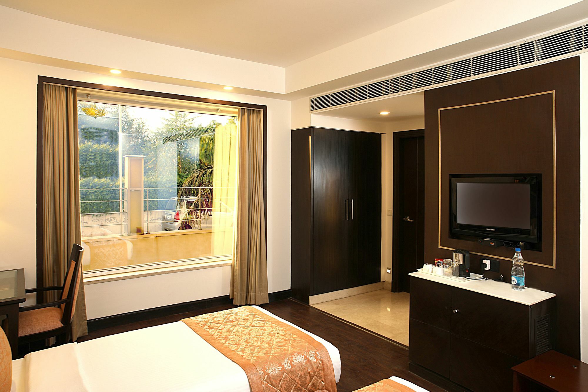 Inde Hotel Vista Woods Huda City Centre, غورغاون المظهر الخارجي الصورة