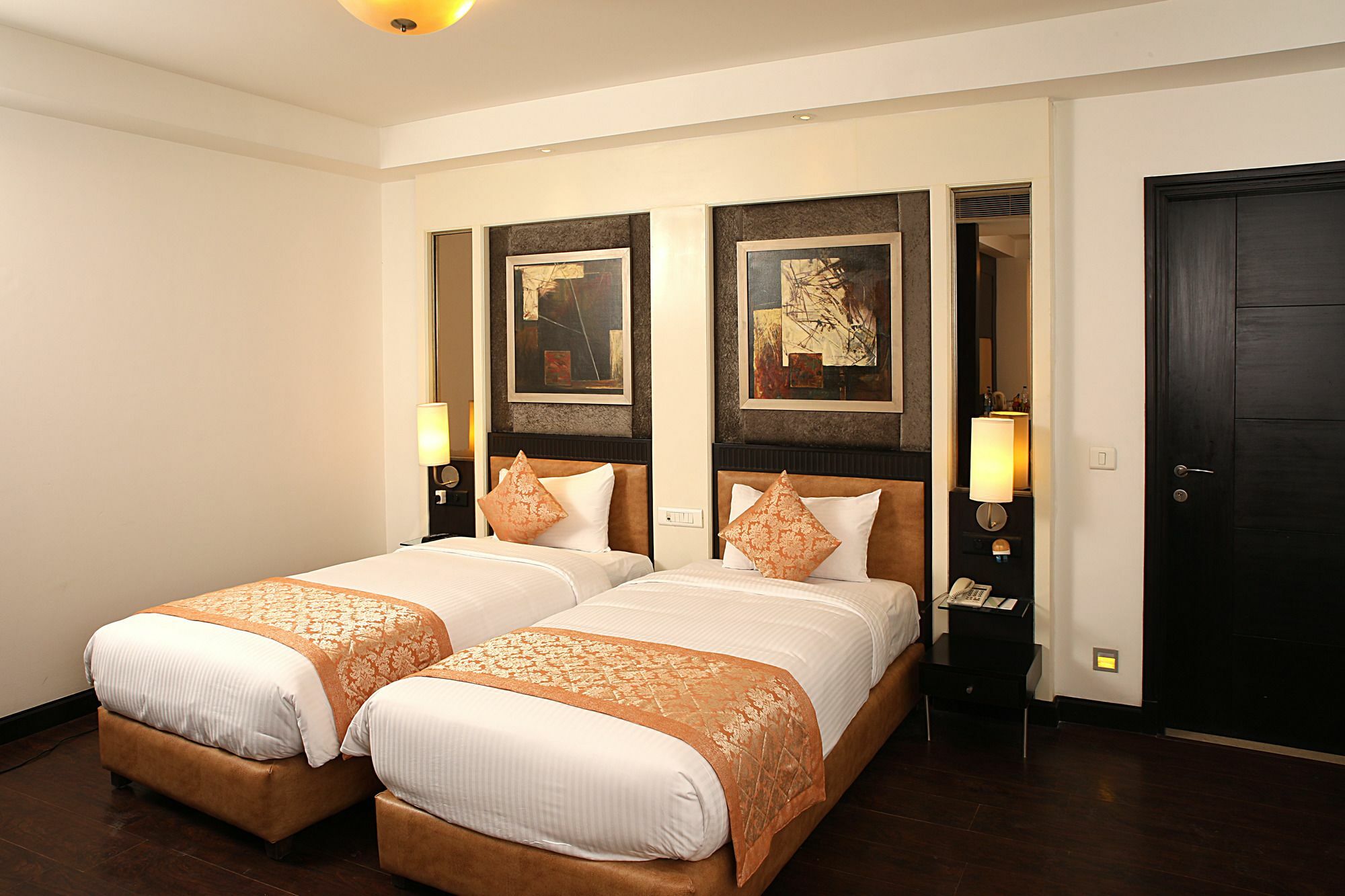 Inde Hotel Vista Woods Huda City Centre, غورغاون المظهر الخارجي الصورة